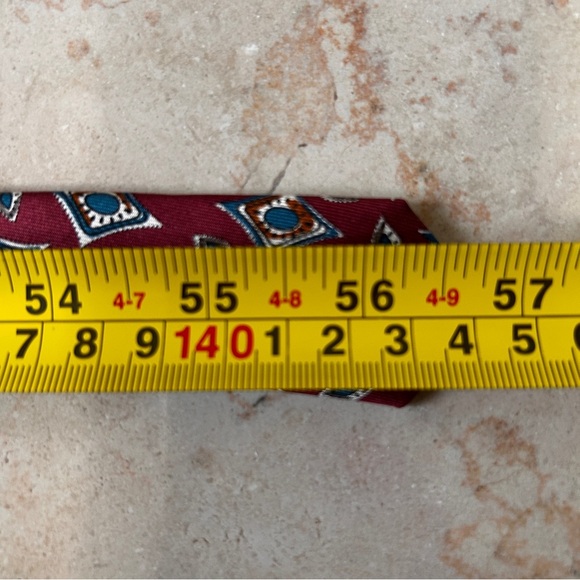 Eaton Men's 100% Silk Tie Geometric 57" x 4"  Red & Blue - Picture 3 of 6